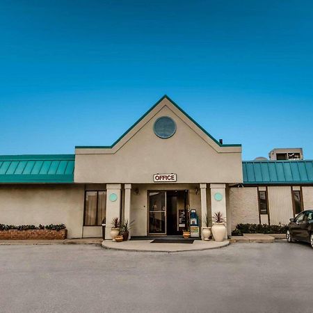 Econo Lodge Altoona I-99 Exterior photo