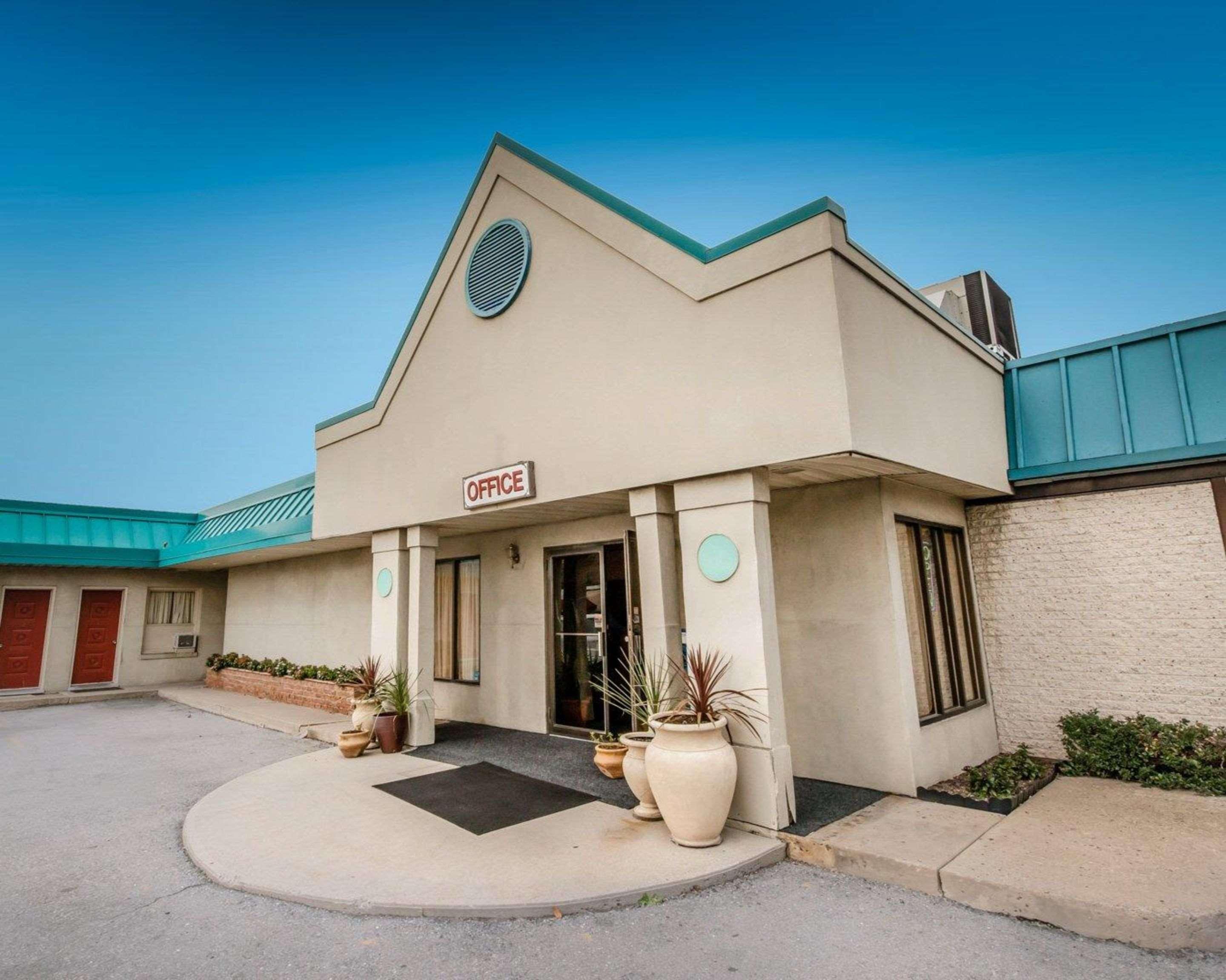 Econo Lodge Altoona I-99 Exterior photo